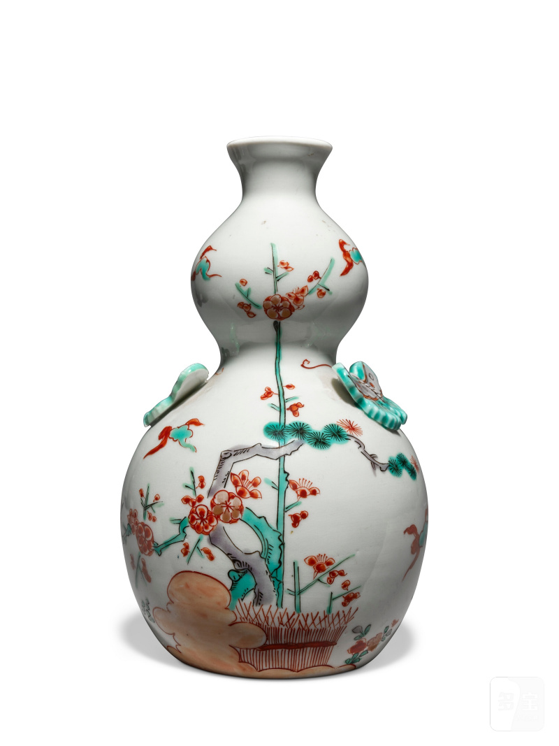 A KAKIEMON 'PRUNUS AND BUTTERFLY' DOUBLE GOURD VASE  JAPAN, EDO PERIOD, CIRCA 1700 - 图1